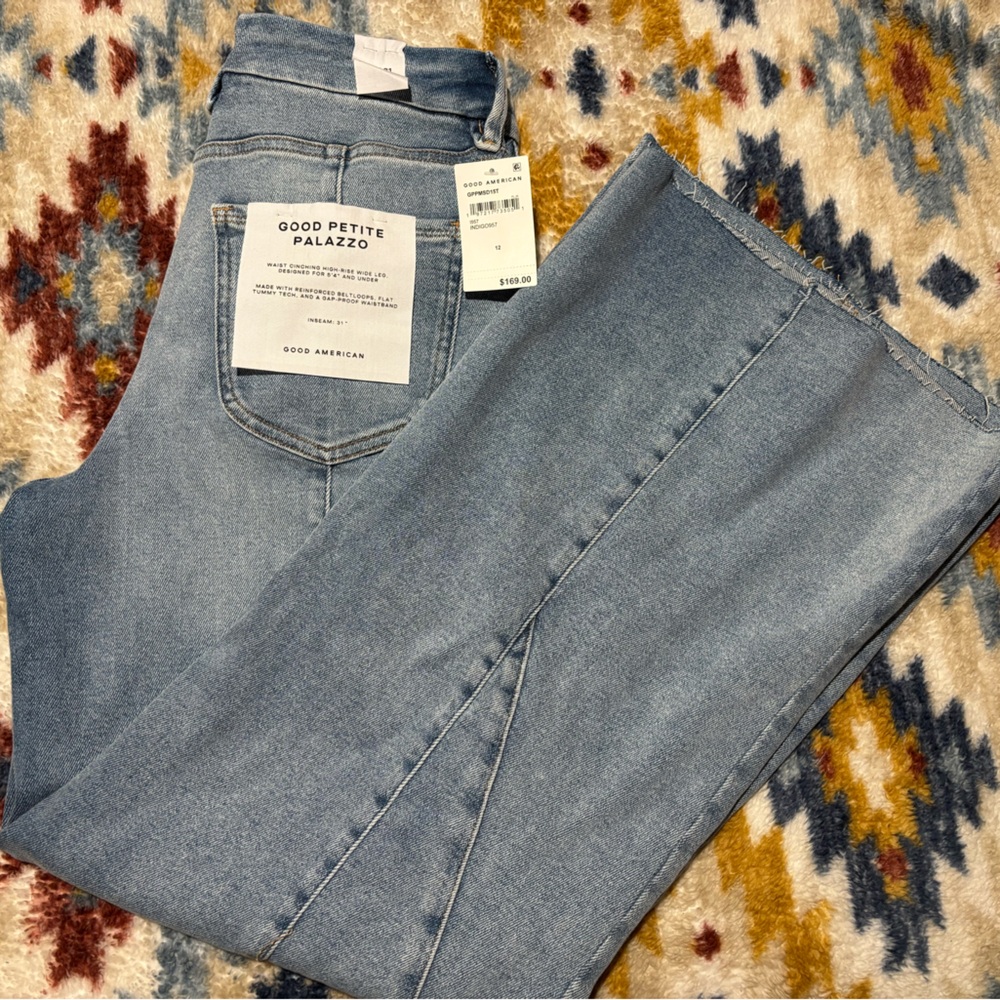 Good American Flare Jeans in Light Blue - Picture 2 of 3